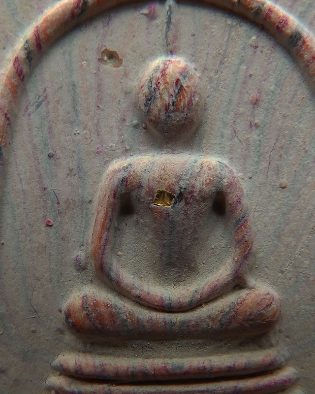 13.สมเด็จหลวงพ่อแพ วัดพิกุลทอง พิมพ์ฐานสิงห์ สายรุ้ง ตะกรุดทอง 3 กษัตริย์ ติดแผ่นทอง พร้อมกล่องเดิม