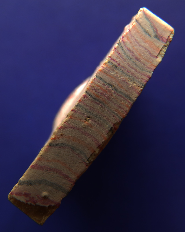 13.สมเด็จหลวงพ่อแพ วัดพิกุลทอง พิมพ์ฐานสิงห์ สายรุ้ง ตะกรุดทอง 3 กษัตริย์ ติดแผ่นทอง พร้อมกล่องเดิม