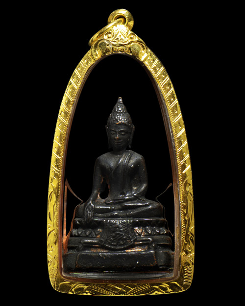 พระกริ่ง ภปร. วัดบวรนิเวศฯ เนื้อทองแดง 2508 ตะไบหยาบ หูติ่งยาว นิยมสุด สภาพสวย+เลี่ยมทอง+บัตรรับรอง
