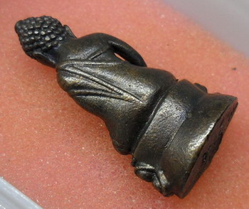 พระกริ่งชินบัญชรน้อย เนื้อโลหะผสมชนวนชินบัญชร อุดผงพรายกุมารผสมสีผึ้งหลวงปู่ทิม ปี ๒๕๔๔ หลวงพ่อสาคร 