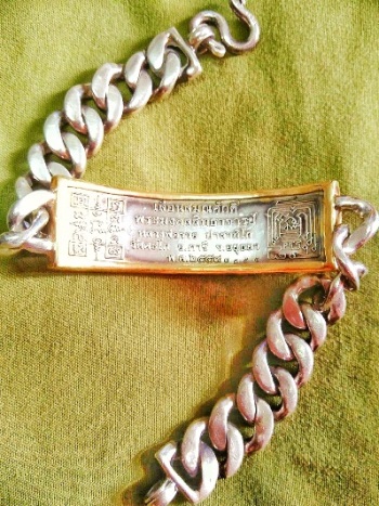 เลสหลวงพ่อรวย รุ่นเลื่อนสมณศักดิ์ ปี59 รุ่น ยอดนิยม พร้อมเลี่ยมทอง