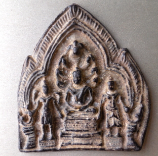 พระนารายณ์ทรงปืนเนื้อชิน กรุลพบุรี