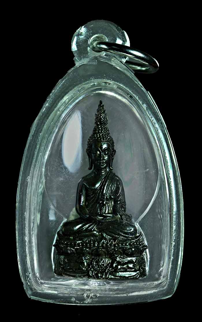 พระชัยนฤมิตรโชค หลวงพ่อจรัญ เนื้อนวะแก่เงิน