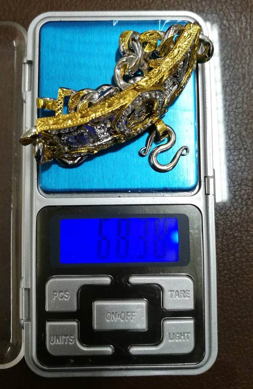 เลสหลวงพ่อรวย วัดตะโก รุ่น ไตรมาส59 รวยรวยรวย หนัก 4 บาท No.๔๒๗๒ ป้ายแดง เลี่ยมทองคำแท้ทั้งตัวและสาย