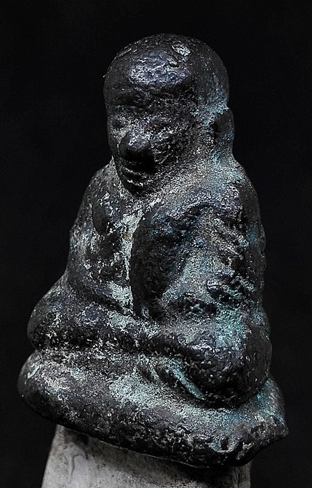 รูปหล่อหลวงพ่อเงิน รุ่นปืนแตก ปี2528 เนื้อโลหะผสมแก่เนื้อพระบูชาเก่า ดูเข้มขลังสุดๆ ครับ