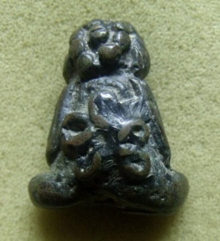 **วัดใจ**พระปิดตาลอยองค์ เนื้อทองแดงอาบเมฆพัตร เก่าๆ สวย ไม่ทราบที่**เชิญชมครับ