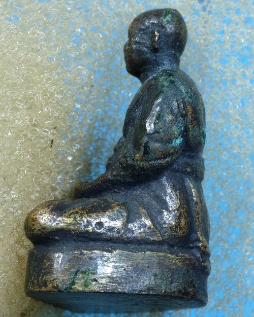 รูปหล่อหลวงพ่อเงิน วัดดอนยายหอม จ.นครปฐมปี2500เนื้อทองเหลืองรมดําหนังสือเล็กมีบัตรรับประกัน/wp04