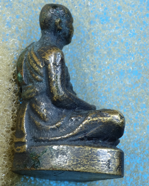 รูปหล่อหลวงพ่อเงิน วัดดอนยายหอม จ.นครปฐมปี2500เนื้อทองเหลืองรมดําหนังสือเล็กมีบัตรรับประกัน/wp04