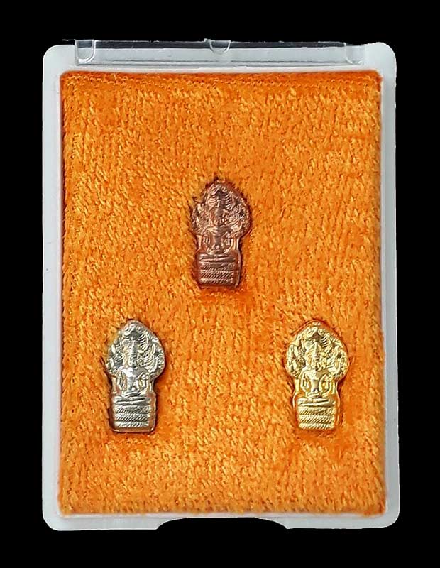 จิ๋วแต่แจ๋ว พระปรกใบมะขาม รุ่นพูลสุข หลวงพ่อพูล วัดไผ่ล้อม จ.นครปฐม ปี2544