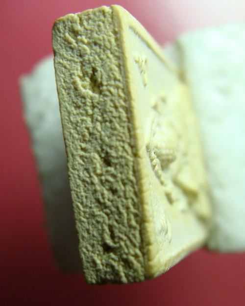 พระคำข้าว พิมพ์แขนจุด บัวจุด (เคาะ)