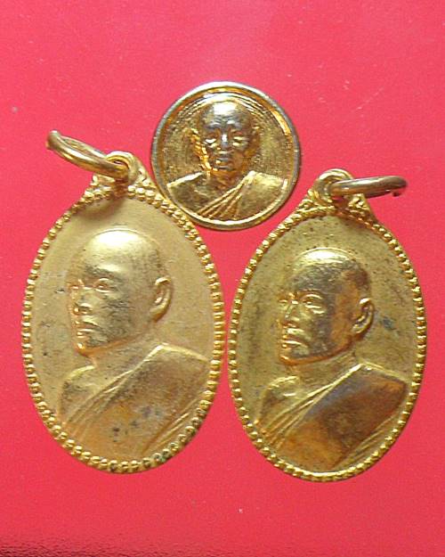 หลวงพ่อแพ วัดพิกุลทอง สิงห์บุรี ชุด3องค์เคาะเดียวแดง ชุดที่2