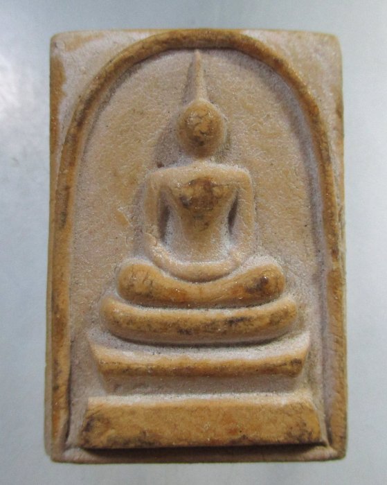 ๒๐ พระสมเด็จติดแผ่นยันต์ดวง