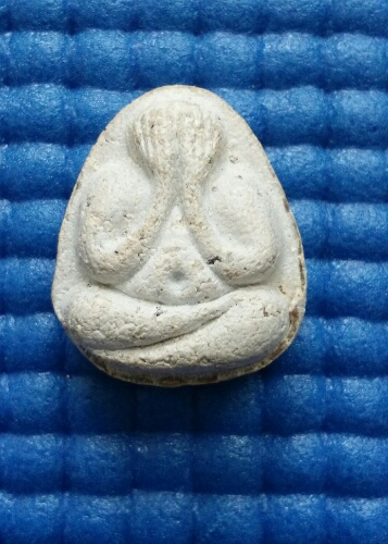 พระปิดตาหลังยันต์พุทโธ ออกวัดลาดปลาเค้า หลวงปู่โต๊ะปลุกเสกปี21 