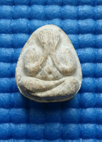 พระปิดตาหลังยันต์พุทโธ ออกวัดลาดปลาเค้า หลวงปู่โต๊ะปลุกเสกปี21องค์ที่4 