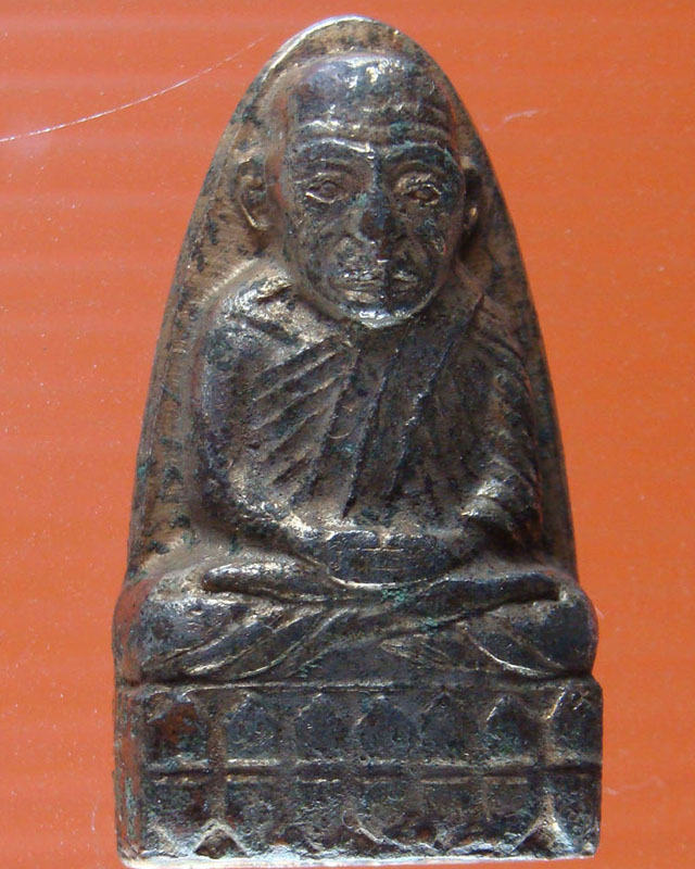 หลวงปู่ทวดวัดช้างให้หลังหนังสือปี 08 พิมพ์หน้าหงอคง