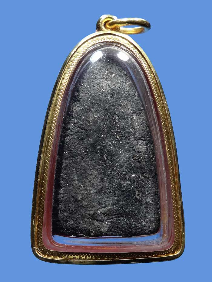 (2) หลวงปู่ทวด เนื้อว่าน ปี 24 พิมพ์กลาง เลี่ยมทอง พร้อมบัตร