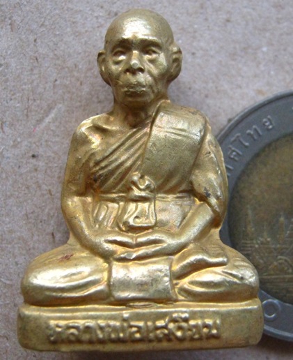 รูปเหมือนปั๊มรุ่นแรก เจ้าคุณเสงี่ยม วัดสุวรรณเจดีย์ จ.อยุธยา ปี2555เลข533 รุ่นมงคลบารมี87 พร้อมกล่อง