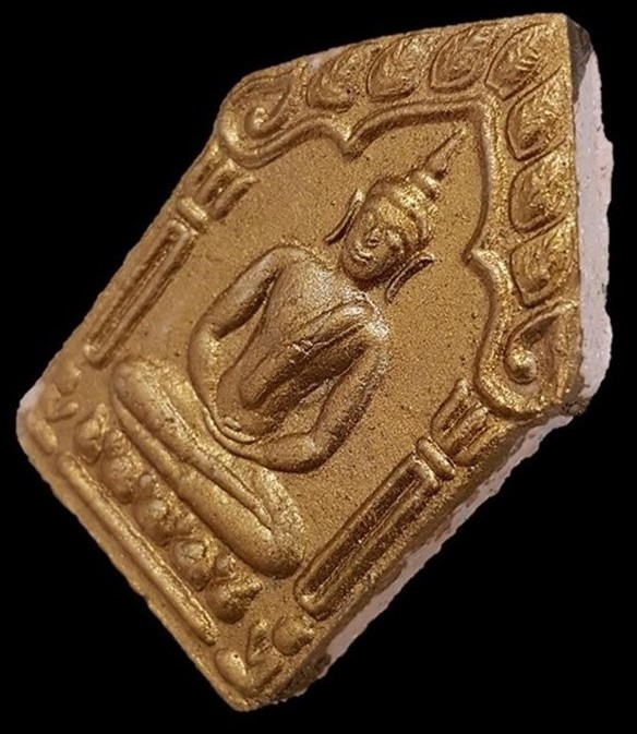 ขุนแผนผ้าป่าปี 46 ผงพรายกุมารเนื้อว่านสบู่เลือดหลังตะกรุดเงินคู่ สวยสมบูรณ์เกือบเต็มร้อย