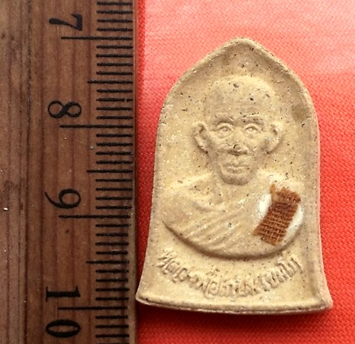 เริ่ม 10 บาท กับ พระผงหลวงพ่อเกษม เขมโก สำนักสุสานไตรลักษณ์ จ.ลำปาง ..DA794
