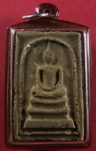 พระสมเด็จวัดดาวเรือง จ.สิงห์บุรี ด้านหลังรูปเหมือนหลวงพ่อจวน