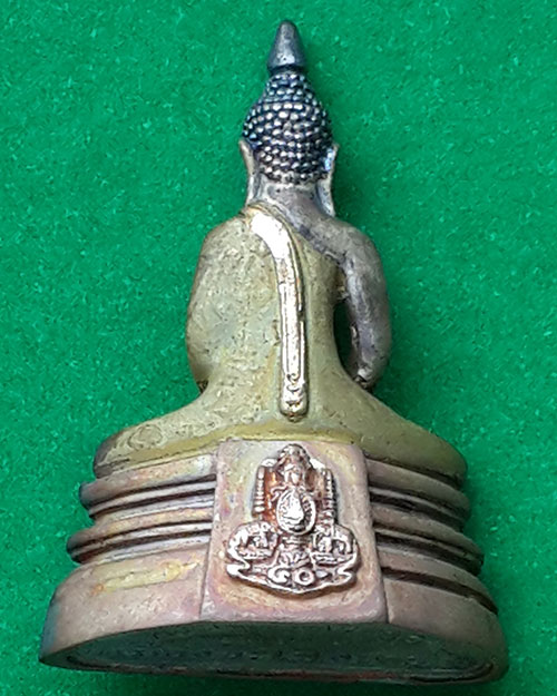พระกริ่งพระพุทธโสธร รุ่นย้อนยุคสร้างพระอุโบสถ เนื้อเงินชุบสามกษัตริย์ วัดโสธรวรารามวรวิหาร ปี 2539