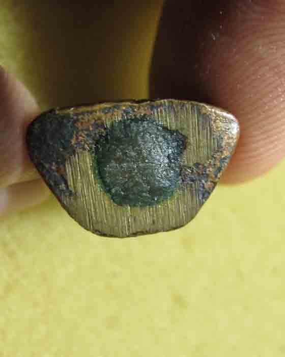 รูปหล่อ หลวงปู่ลือ รุ่นแรก เนื้อทองแดง ตอกโค๊ต  พิเศษองค์นี้อุดมวลสารเกษาอัฐิหลวงปู่ไว้ครับ