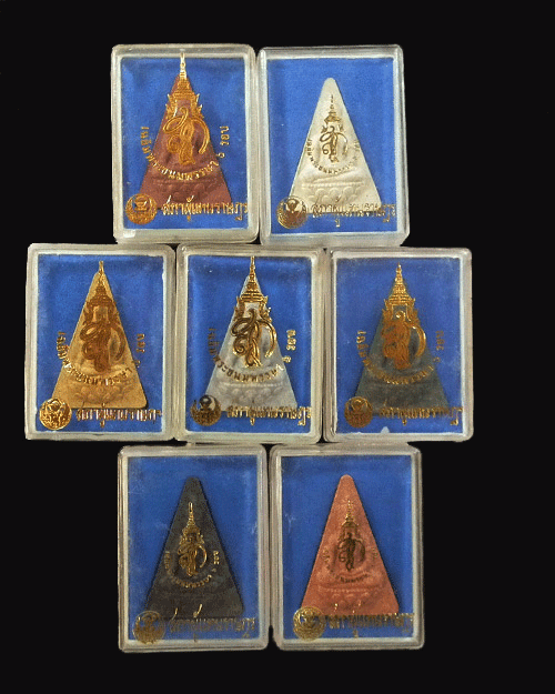 พระสมเด็จนางพญา สก.เฉลิมพระชนมพรรษา ๖ รอบสภาผู้แทนราษฎรจัดสร้าง ปี. ๒๕๔๗