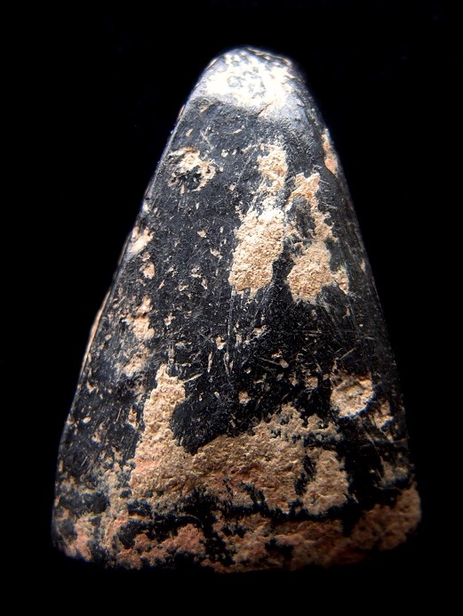 พระนางกำแพงดำ กรุวัดบรมธาตุ พระพิมพ์ยอดนิยมตลอดกาลแห่งสยาม