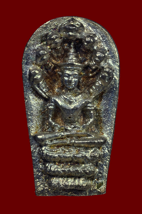 พระนาคปรกใบมะขามเนื้อเงิน รุ่น ลายเซ็นต์ หลวงปู่ม่น วัดเนินตามาก พศ.2536 + กล่องเดิม