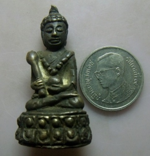 **วัดใจ**พระปางอุ้มบาตรถือดอกบัว เนื้อทองผสม สวยๆ ไม่ทราบที่**เชิญชมครับ