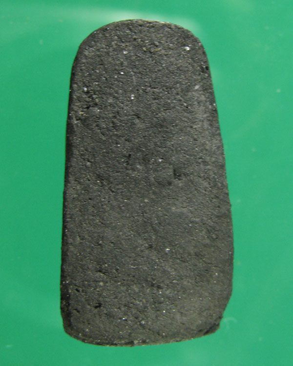 ล.ป.ทวด เนื้อว่าน พิมพ์พระรอด หน้าบิ่น