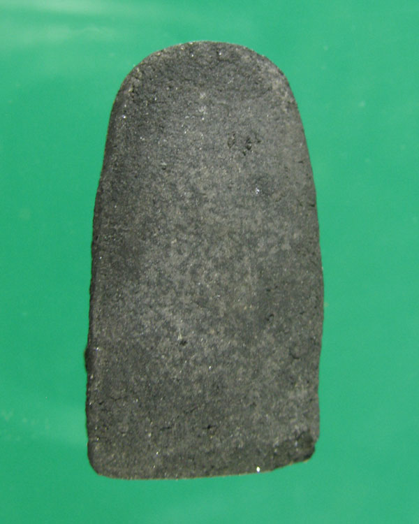 ล.ป.ทวด เนื้อว่าน พิมพ์พระรอด หน้าบิ่น2