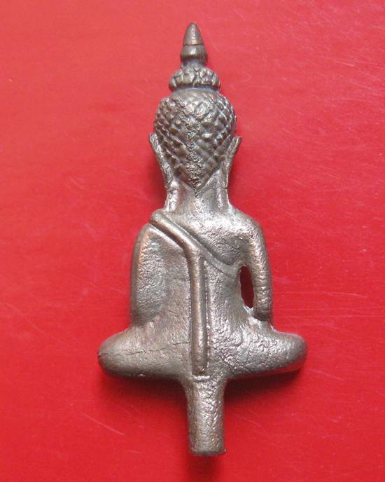 พระยอดธงรัตนมงคล 84 หลวงพ่อเกษม เขมโก ปี 38 พิมพ์ใหญ่ เนื้อนวะเต็มสูตรแก่เงิน พร้อมกล่องสภาพสวยเดิม