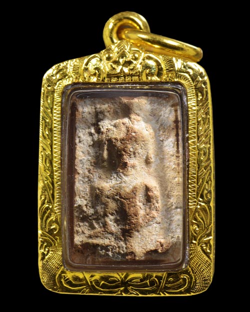 กรุเก่า2522 พระกรุนาดูนตัดเดี่ยว จ.มหาสารคาม พิมพ์เจ้าเงาะ สภาพสวยมาก+เลี่ยมทองครับ