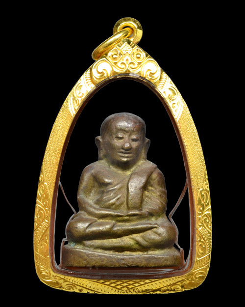 รูปหล่อช้างคู่ หลวงพ่อเงิน วัดบางคลาน จ.พิจิตร 2526 สภาพสวย+เลี่ยมทองหนาหนา+บัตรรับรองครับ