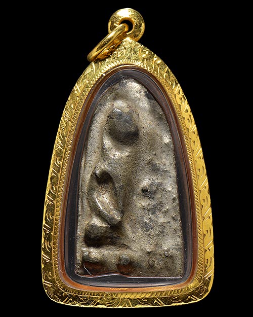 พระแผง21 ตัดเดี่ยว กรุวัดราชบูรณะอยุธยา เนื้อชิน+เลี่ยมทองครับ