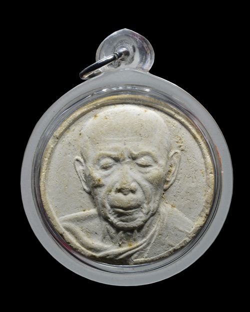 พระผงจันทร์ลอย100วัน หลวงปู่ทิม วัดละหารไร่ จ.ระยอง ผสมผงพรายกุมาร สภาพสวยมากครับ