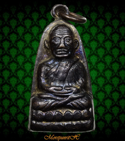 หลวงพ่อทวดหลังหนังสือ(พิมพ์มีหู) ผิวปีกแมลงทับ(เม็ดตารี) วัดช้างให้ จังหวัดปัตตานี พ.ศ.๒๕๐๘