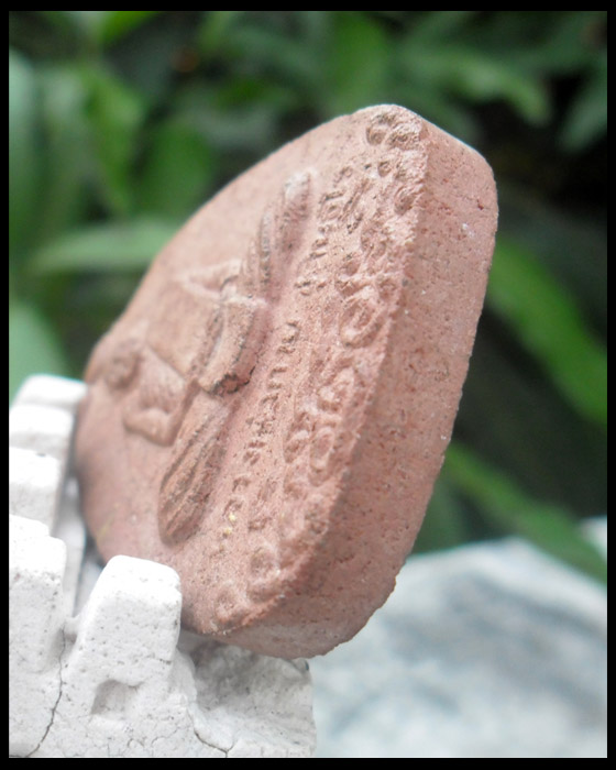 >> เคาะเดียว << พระผงนั่งเมฆ หลวงพ่อกวย เนื้อผงชมภูนุช หลวงปู่หมุนปลุกเสก