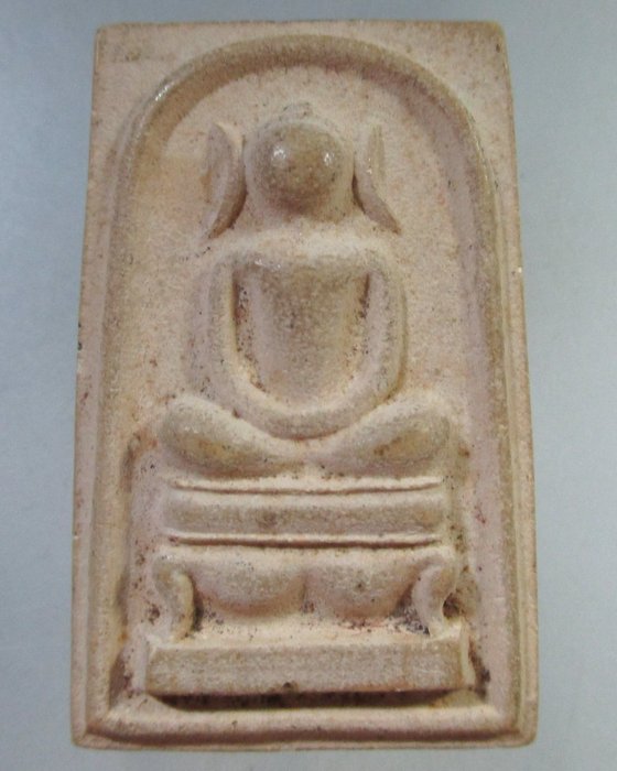 ๒๐ พระสมเด็จอกครุฑ เศียรบาตร