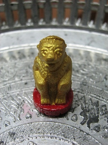 หนุมานผงชมพูนุช ทาทองฐานแดง หลวงปู่หมุน