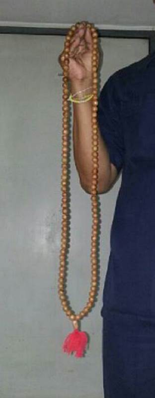 สร้อยประคำเหล็กน้ำพี้ รุ่น 'เสาร์๕ มหาเศรษฐี' ขนาดใหญ่ หลวงปู่หมุน วัดบ้านจาน ปี๒๕๔๓