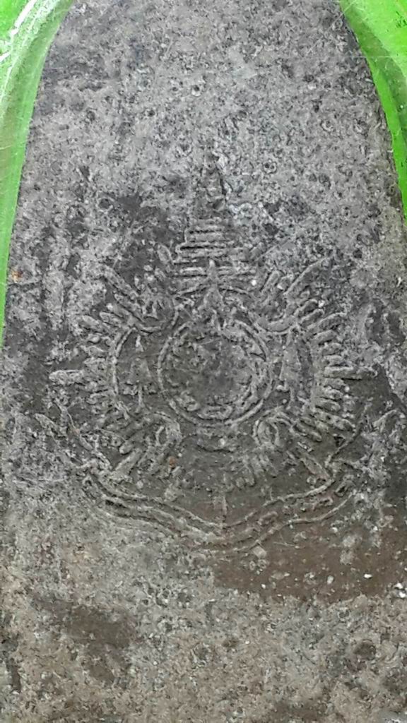 หลวงปู่ทวด วัดช้างให้ เนื้อว่าน รุ่น 7 มหาเศรษฐี หลัง ภปร.