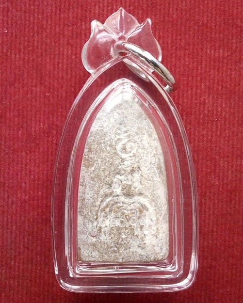 พระรอด หลวงพ่อแพ วัดพิกุลทอง สิงห์บุรี รุ่นจงอางศึก ปี 2514 เนื้อผงเกสร108...เคาะเดียวแดง...