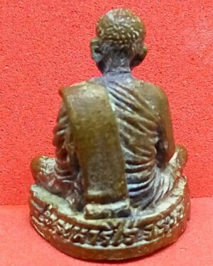 รูปหล่อลอยองค์หลวงปู่ทิม อิสริโก วัดละหารไร่ รุ่นมงคลศิลาฤกษ์ ปี37