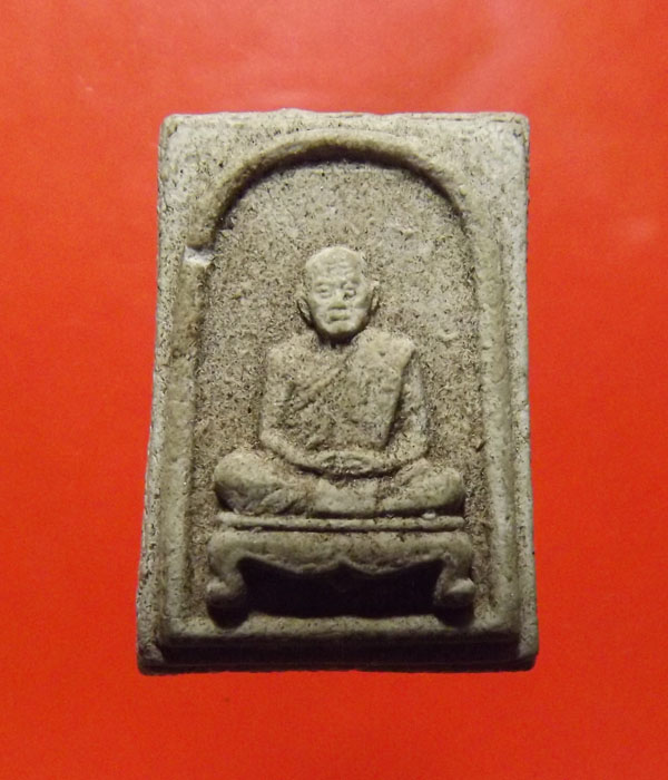 พระผงหลวงปู่ทิม พิมพ์นั่งโต๊ะฐานสิงห์ ปี2537 วัดละหารไร่