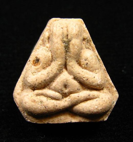 พระปิดตาสาริกา เนื้อผงพุทธคุณ 350 คณาจารย์ หลวงปู่หมุน ฐิตสีโล ปลุกเสก ณ วัดซับลำใย ปี 2543 (4)