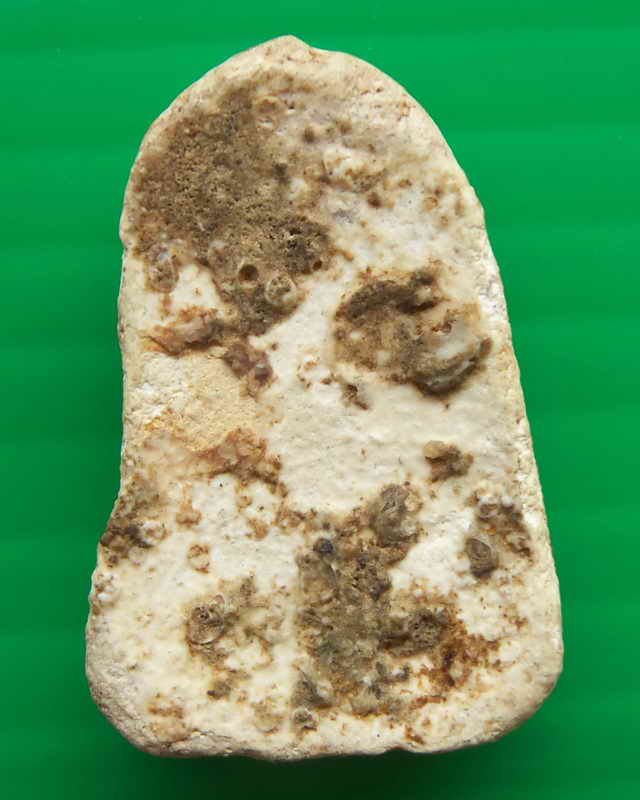 พระกรุวัดเงินคลองเตย พิมพ์เล็บมือคราบกรุเดิมๆ