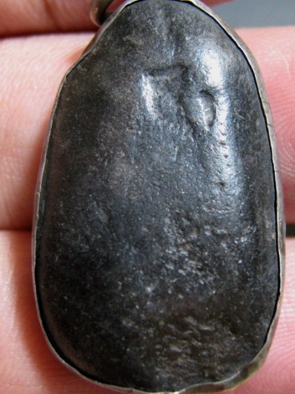 พระเกศาครูบาศรีวิชัย พิมพ์พระเปิม เนื้อใบลาน จ.เชียงใหม่ มีเลี่ยมเงินจับขอบ