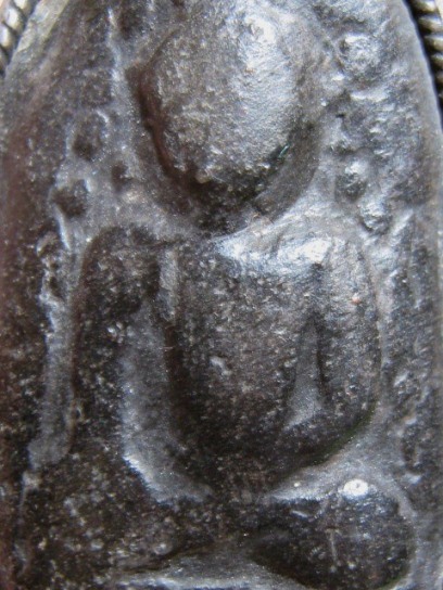 พระเกศาครูบาศรีวิชัย พิมพ์พระเปิม เนื้อใบลาน จ.เชียงใหม่ มีเลี่ยมเงินจับขอบ